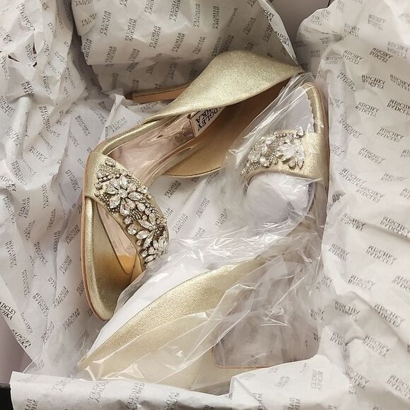 Badgley Mischka Shoes - Badgley Mischka ivy jeweled platform high heels open toe metallic womens 6.5 nwb